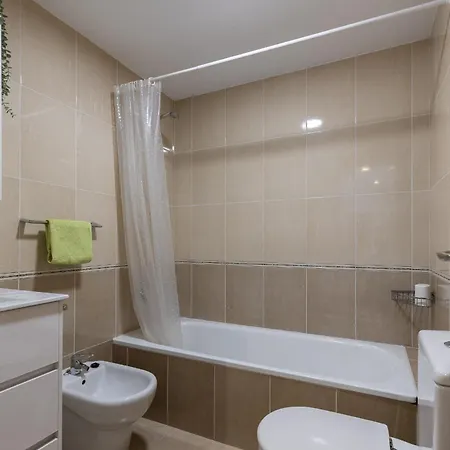 Piso A Pie De Playa - A Corna アパート